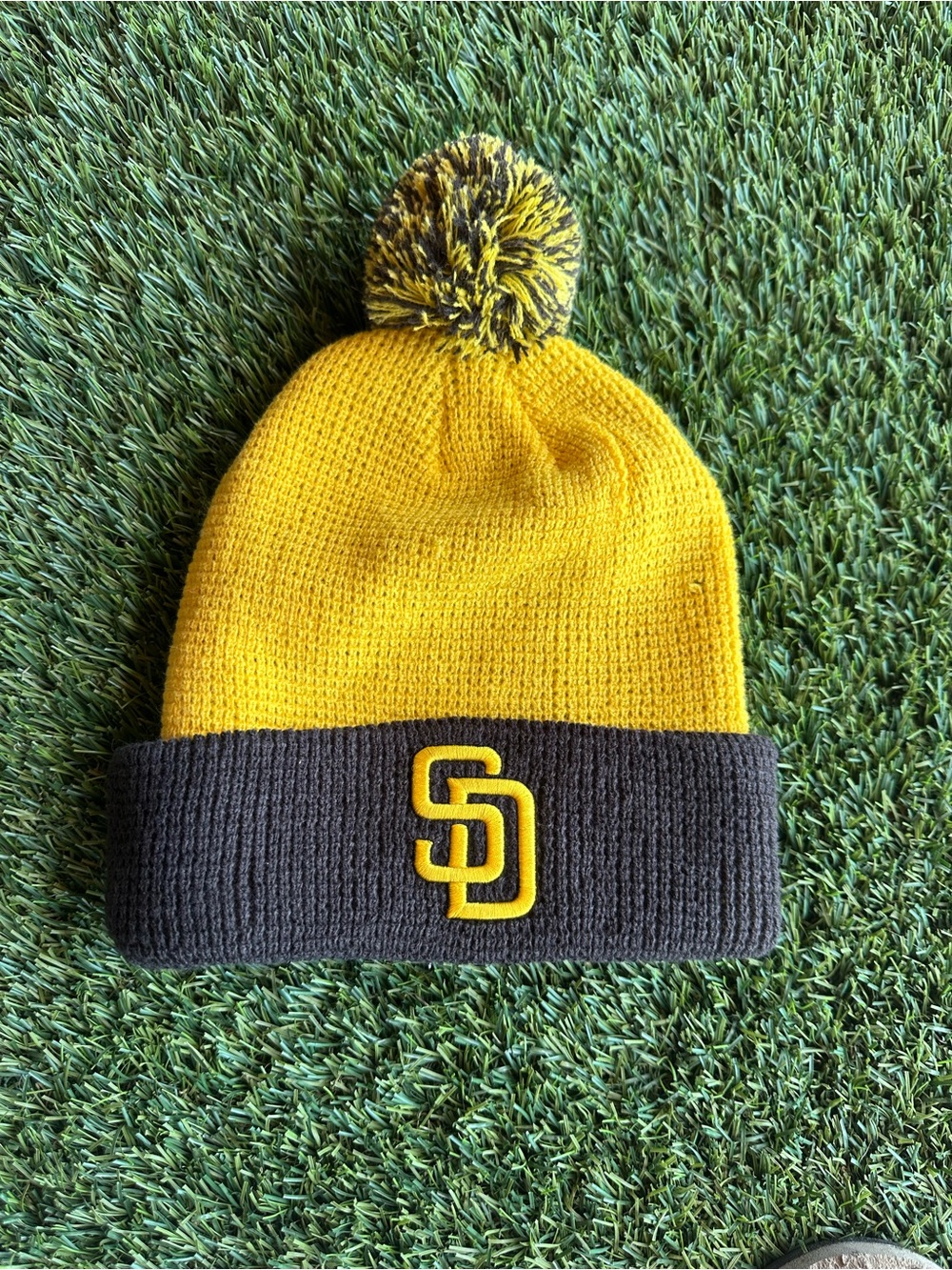 NWT San Diego Padres Waffle Beanie 2026 Stadium Giveaway Hat Pom Brown Gold